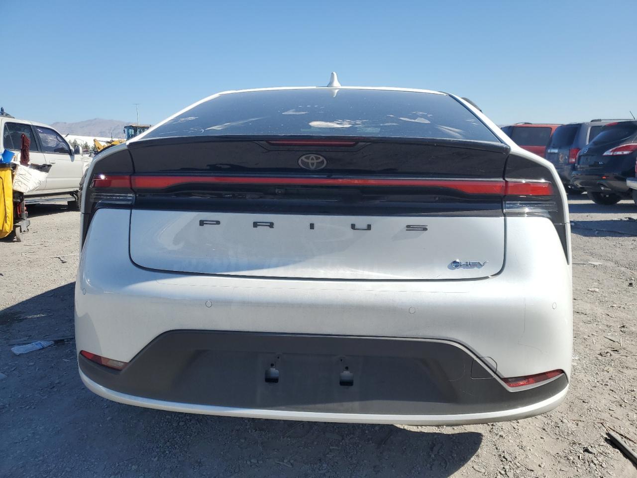 2024 Toyota Prius Le - Фото 6