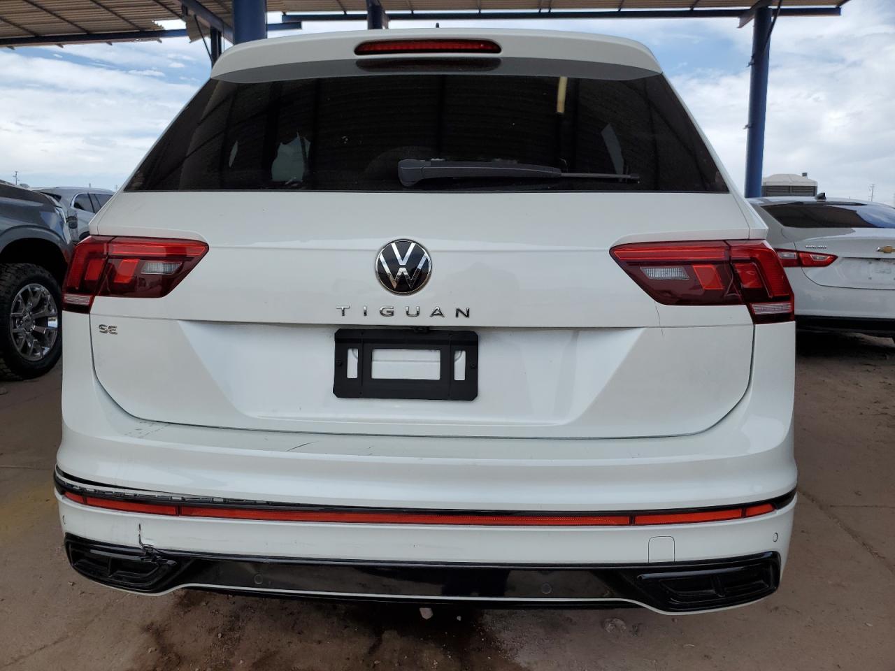 2022 Volkswagen Tiguan Se R-Line Black - Image 6