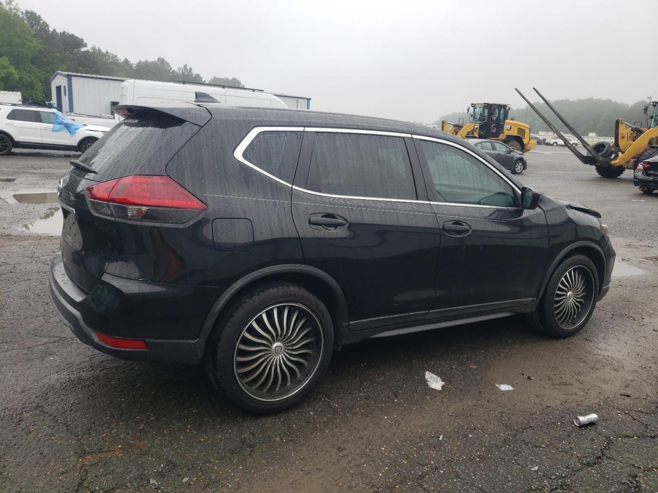 2018 Nissan Rogue S - Image 3