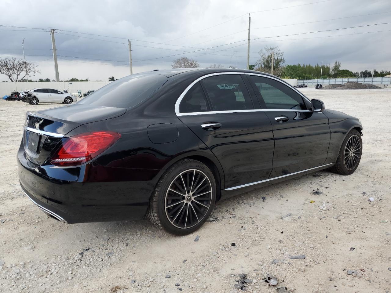 2020 Mercedes-Benz C 300 - Фото 3