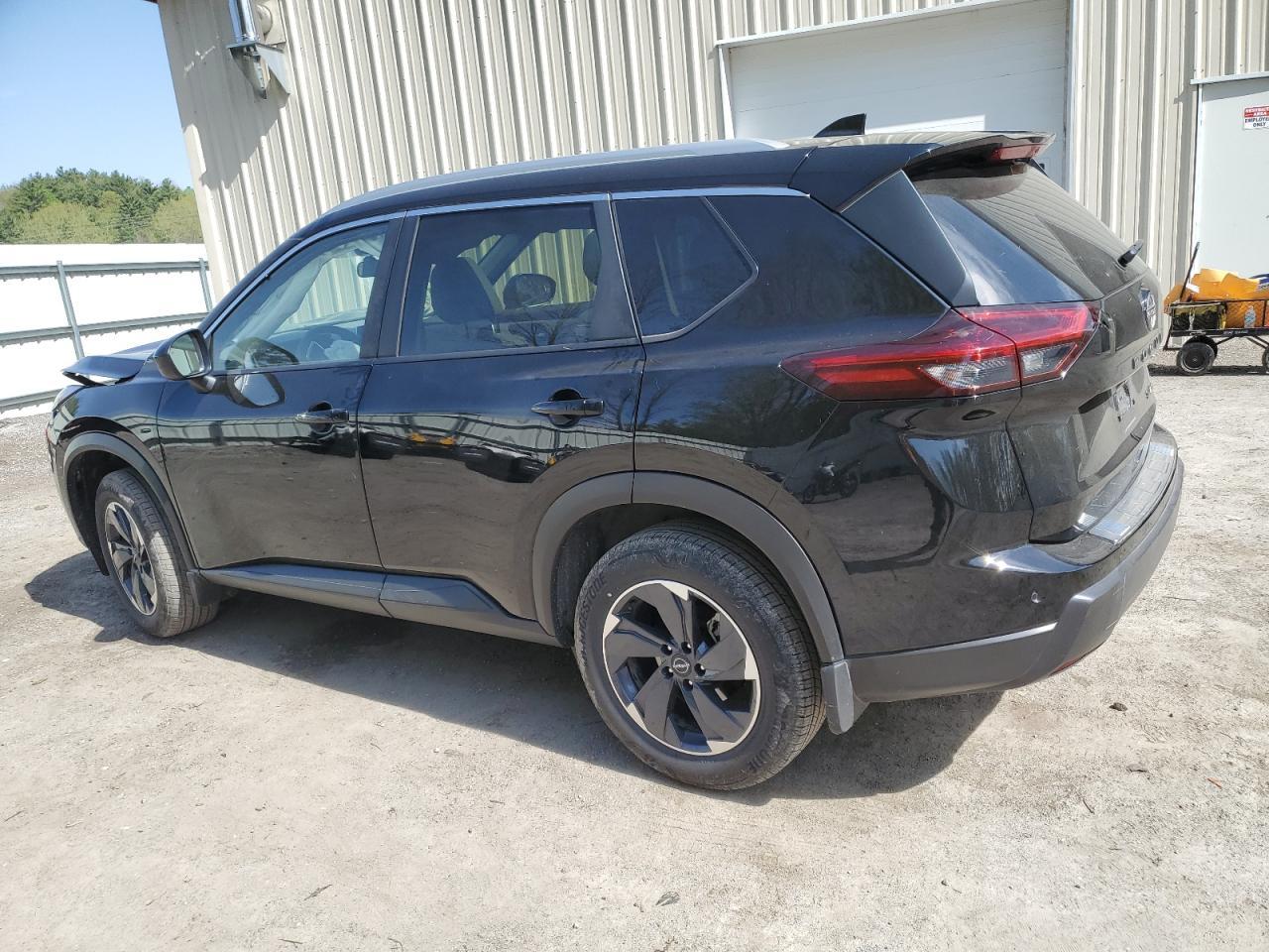 2024 Nissan Rogue Sv - Image 2