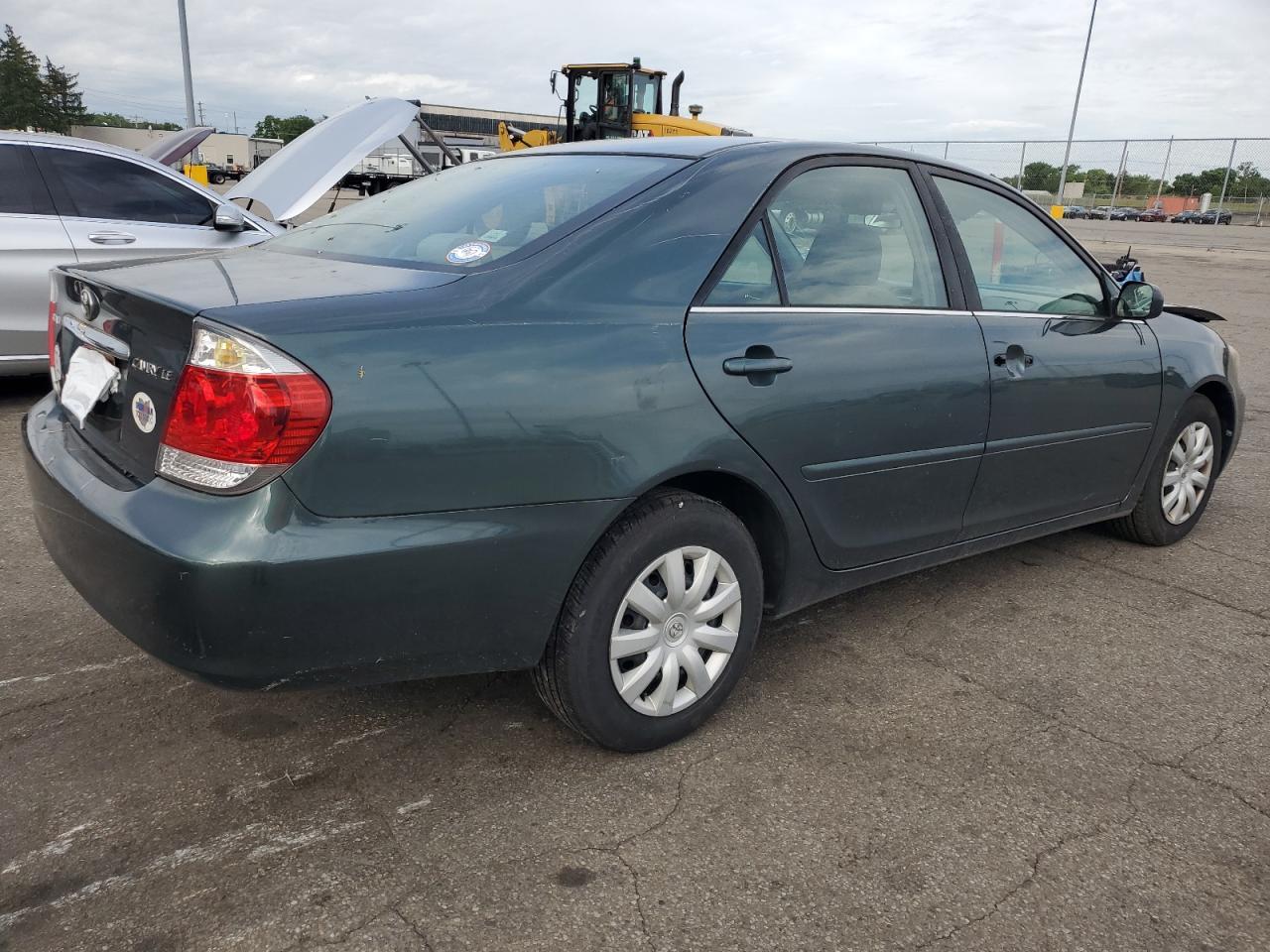 2005 Toyota Camry Le - Фото 3