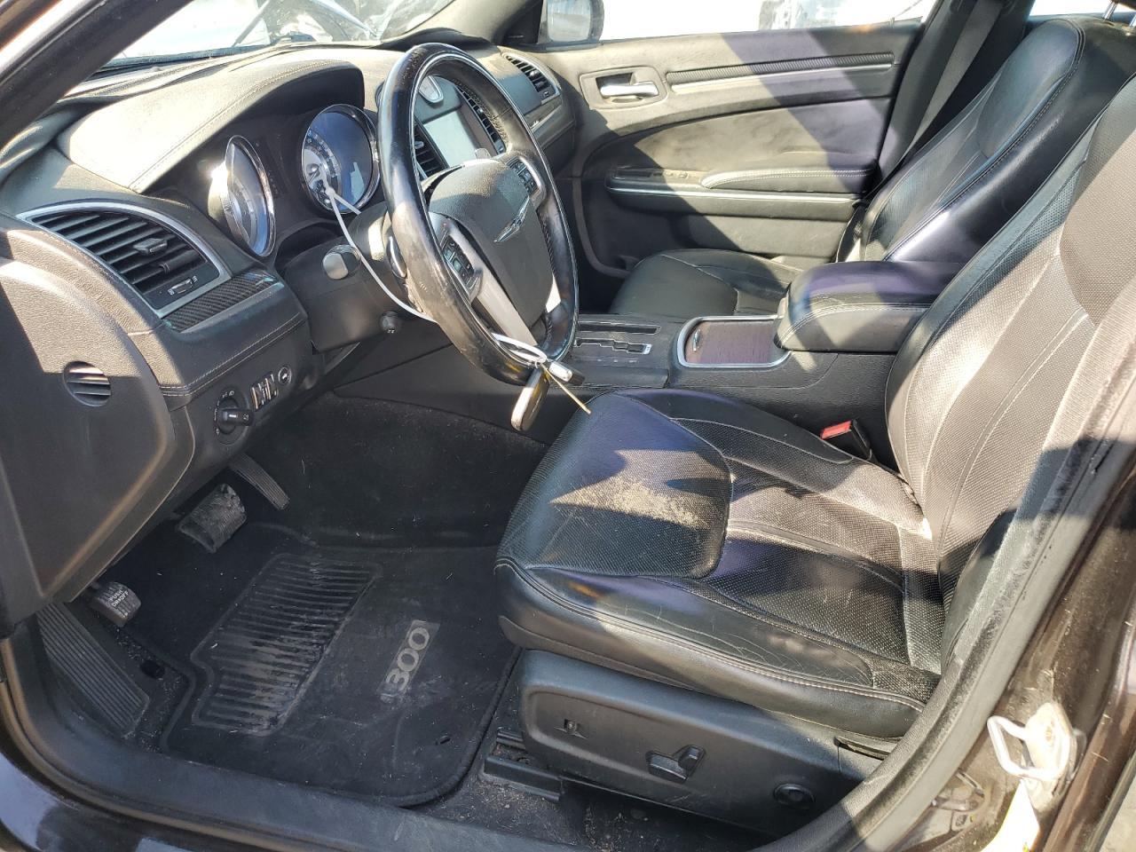 2012 Chrysler 300C Luxury - Image 7