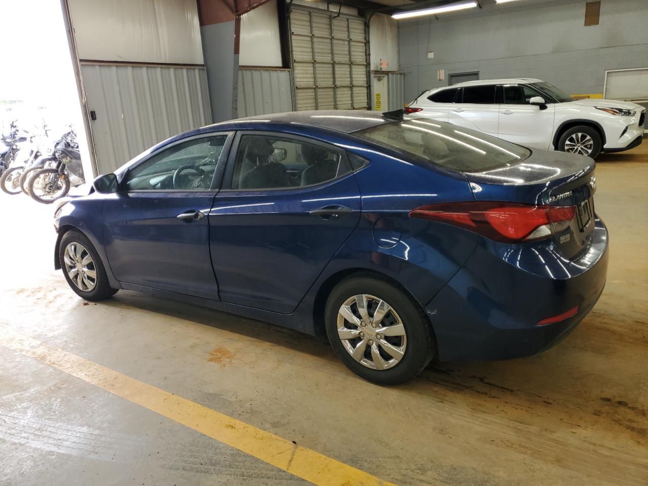 2016 Hyundai Elantra Se - Image 2