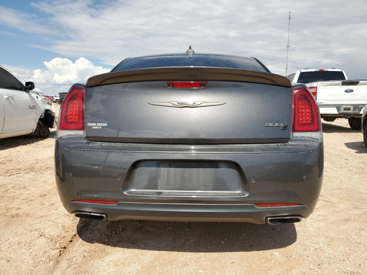 2017 Chrysler 300 S - Фото 6