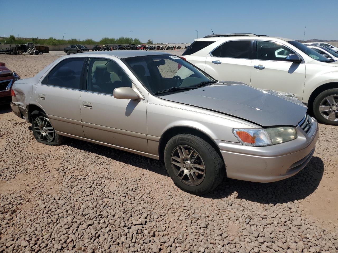 2001 Toyota Camry Le - Фото 4