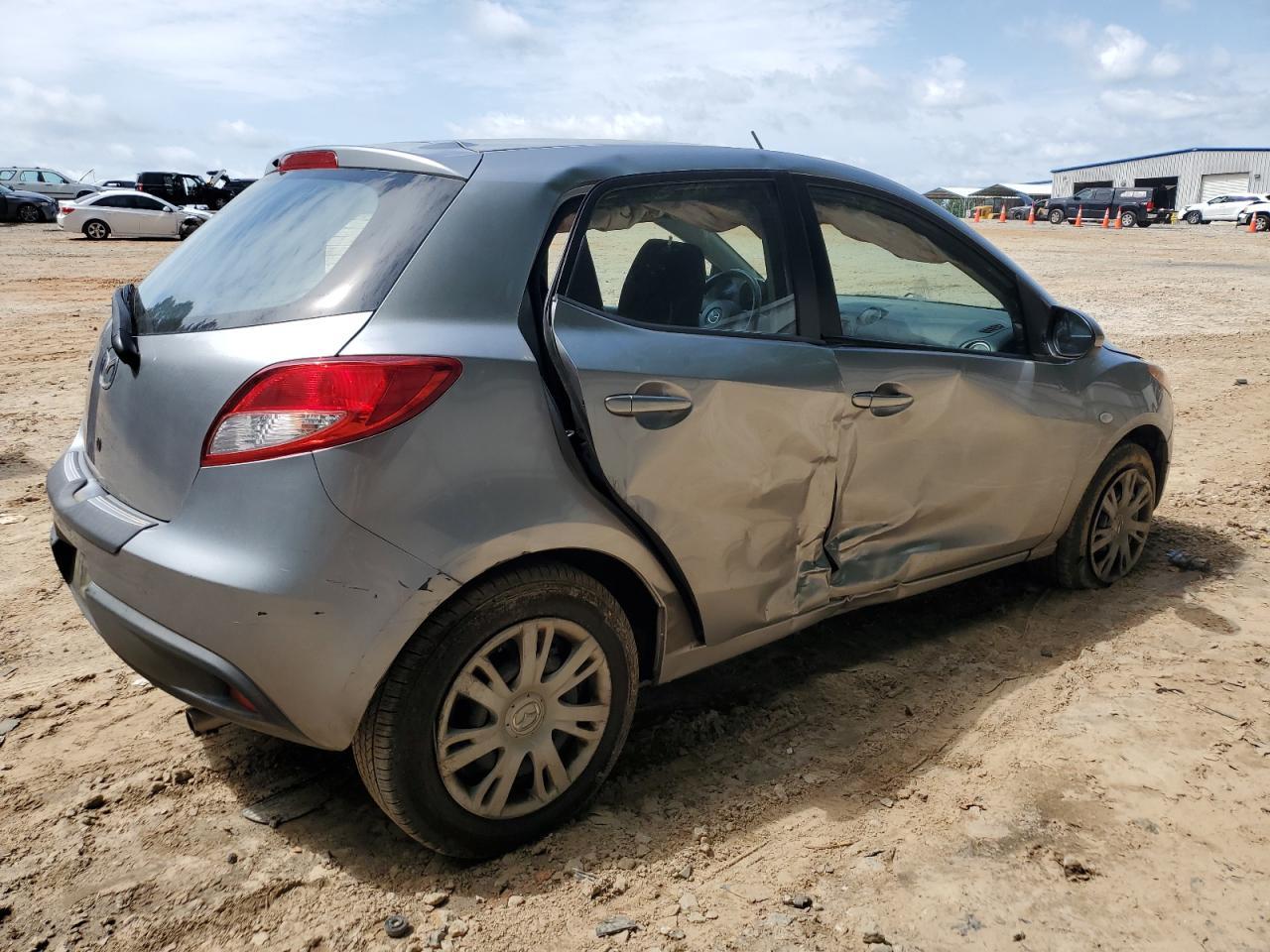 2011 Mazda Mazda2 - Image 3