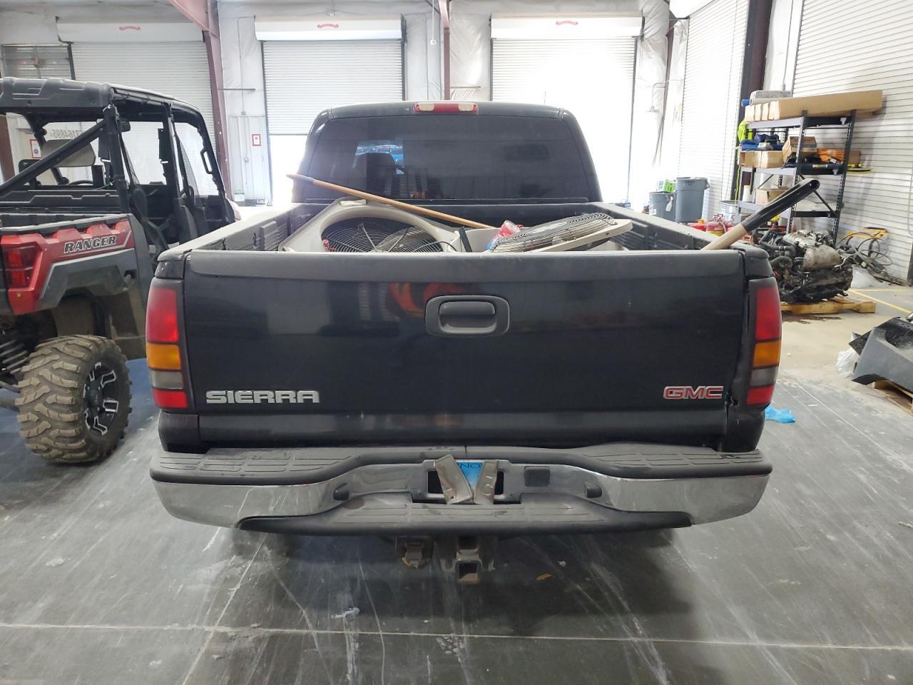 2005 GMC New Sierra K1500 - Image 6