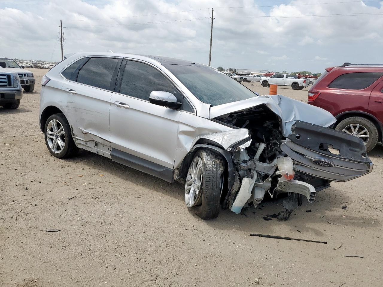 2017 Ford Edge Titanium - Image 4
