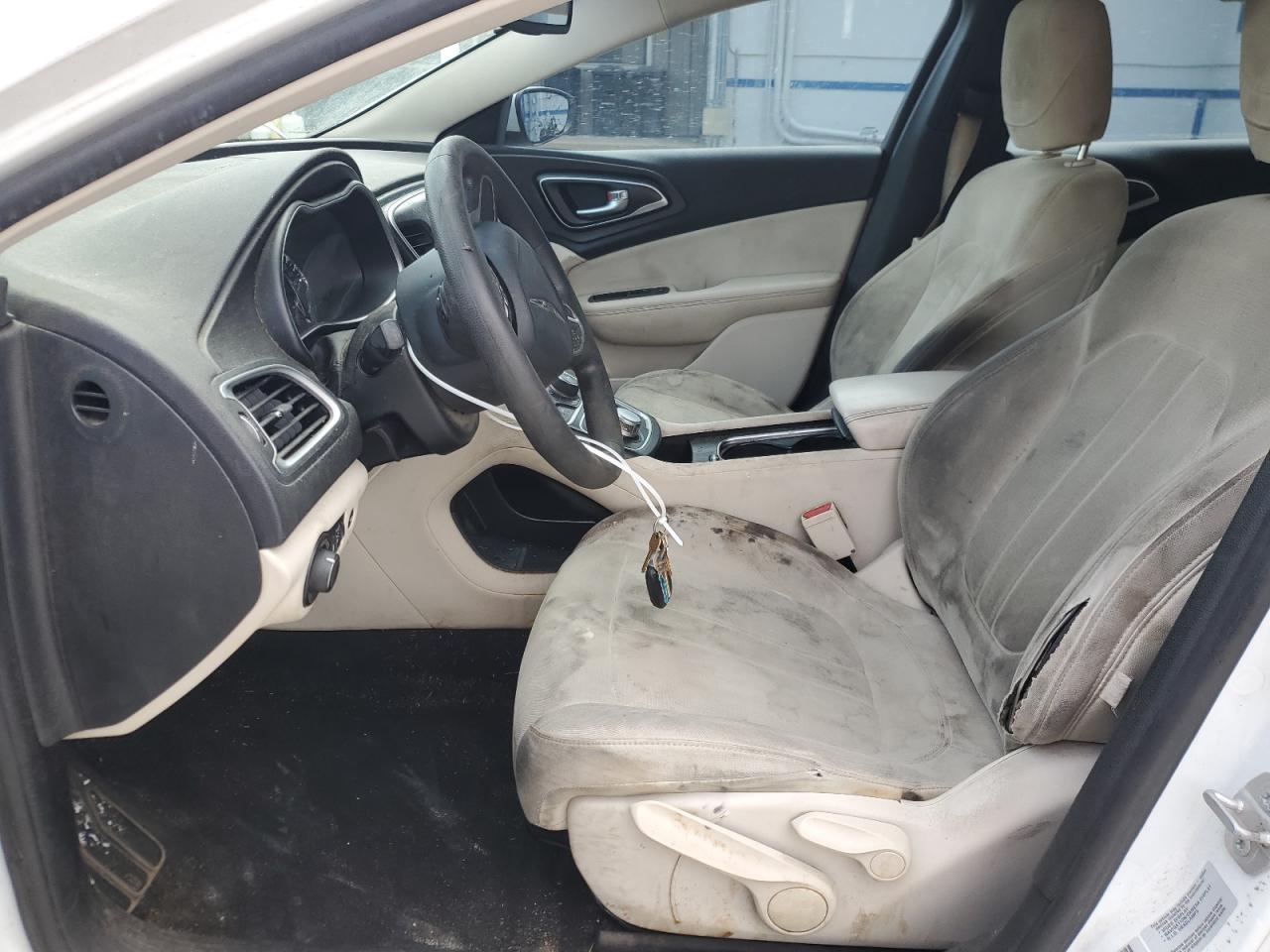 2015 Chrysler 200 Limited - Фото 7