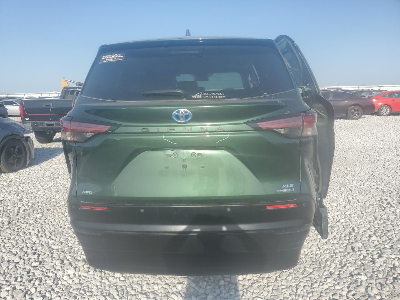 2021 Toyota Sienna Xle - Фото 6