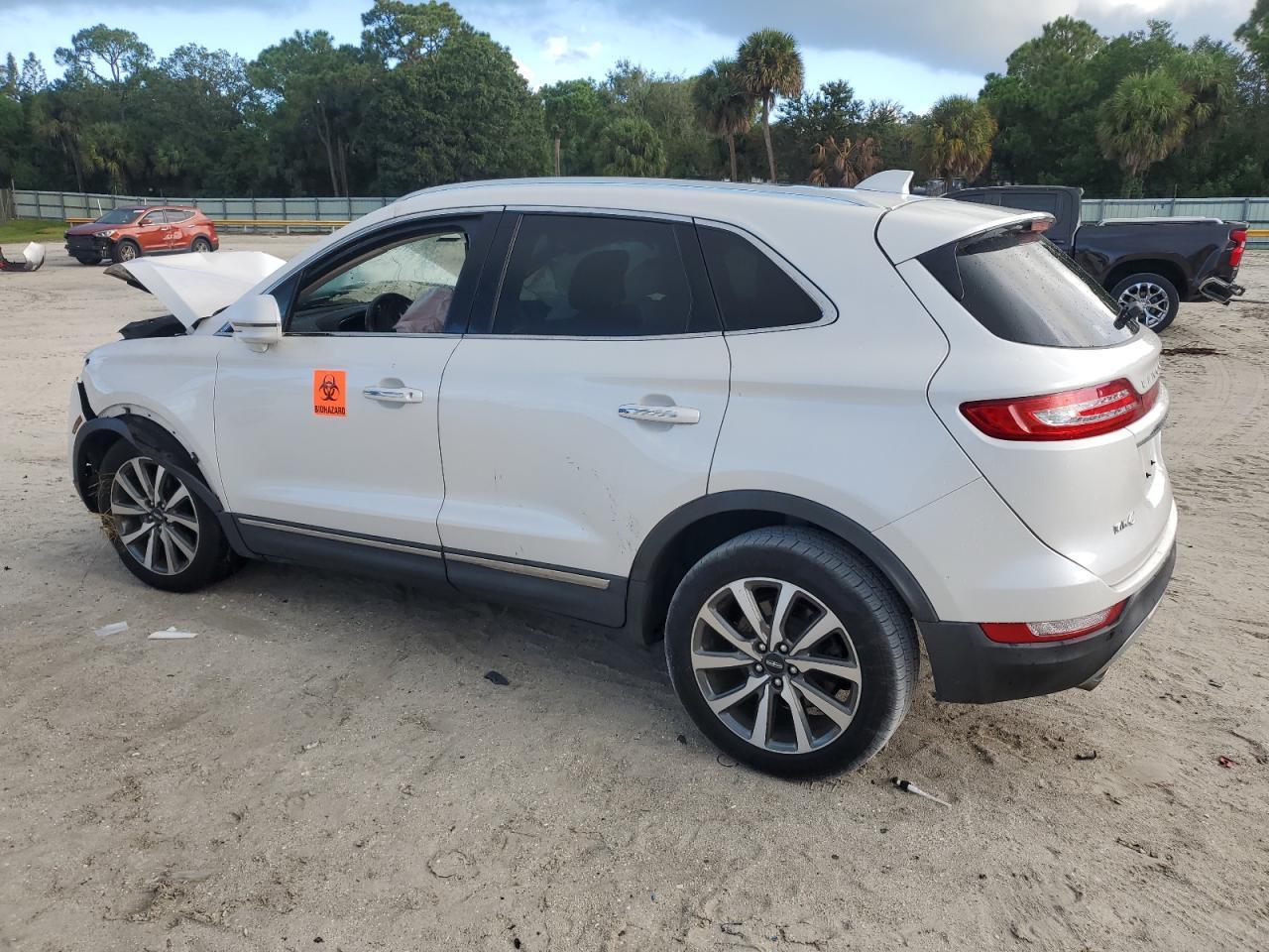 2019 Lincoln Mkc Reserve - Image 2