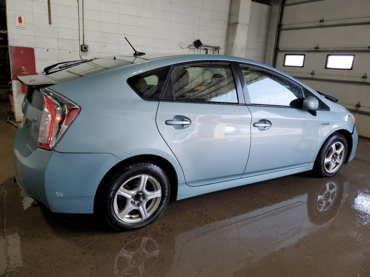 2013 Toyota Prius - Фото 3
