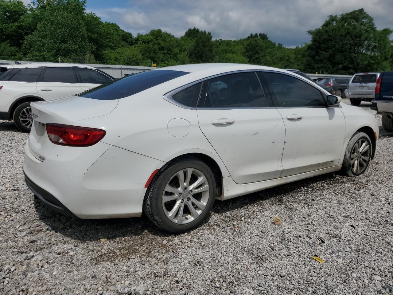 2015 Chrysler 200 Limited - Фото 3