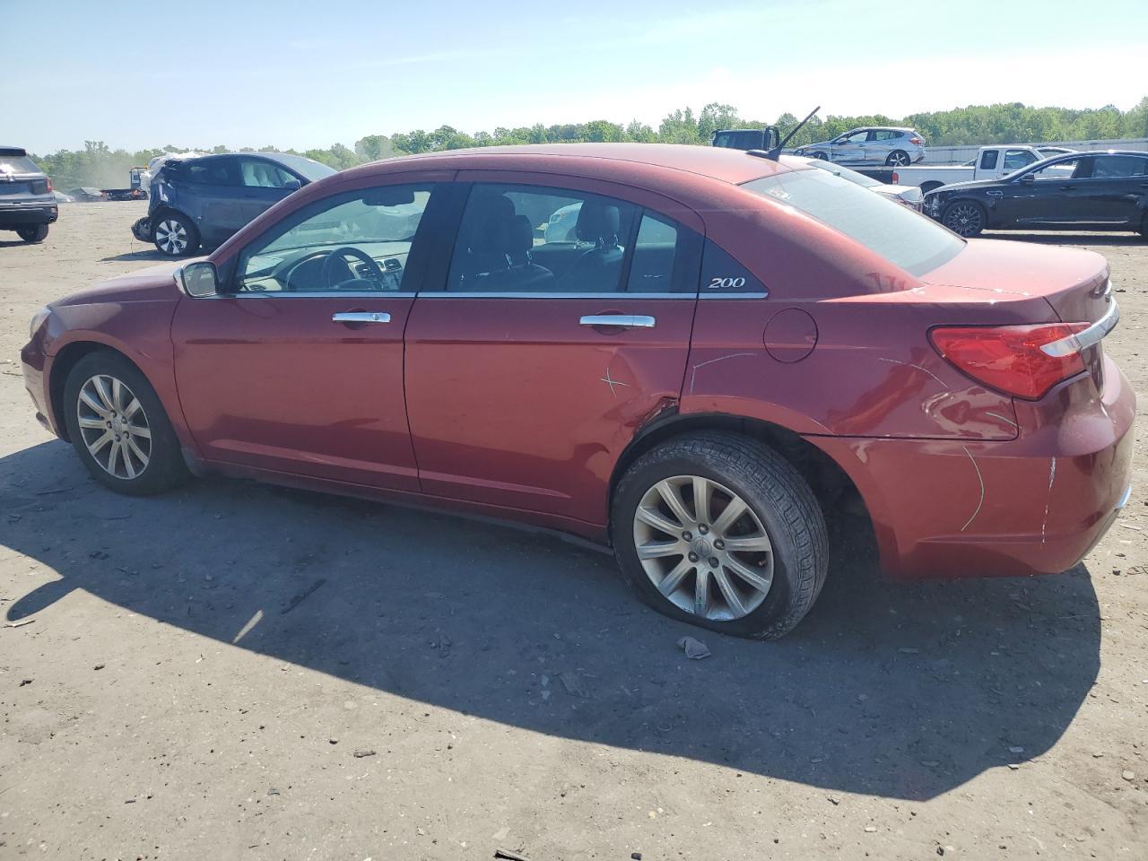 2014 Chrysler 200 Limited - Фото 2