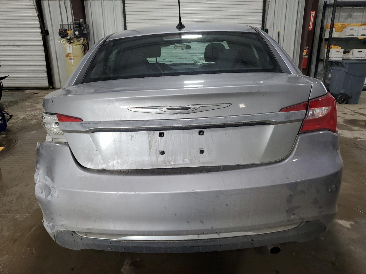 2014 Chrysler 200 Lx - Фото 6