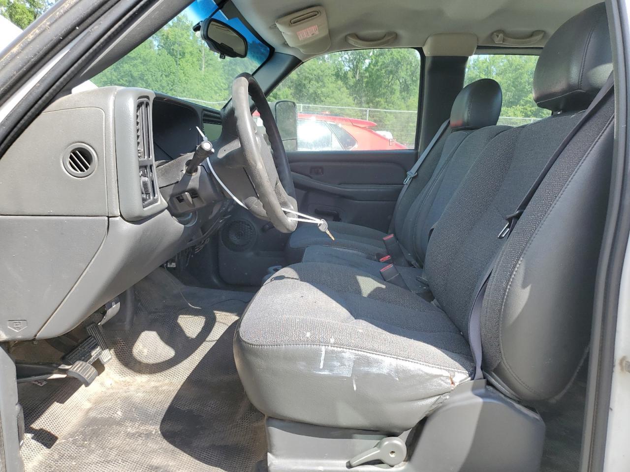 2005 GMC New Sierra C1500 - Image 7