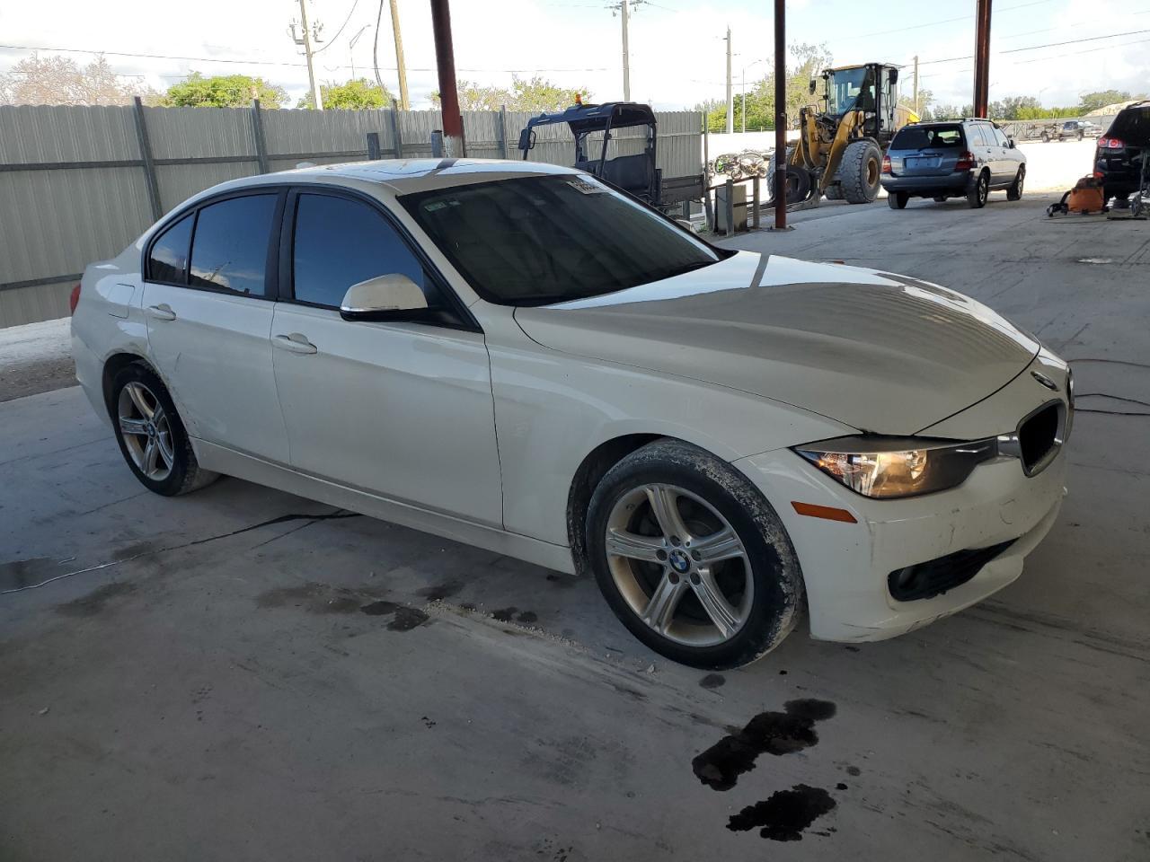 2014 BMW 328 I Sulev - Image 4