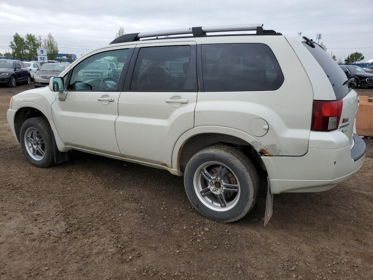 2007 Mitsubishi Endeavor Se - Image 2