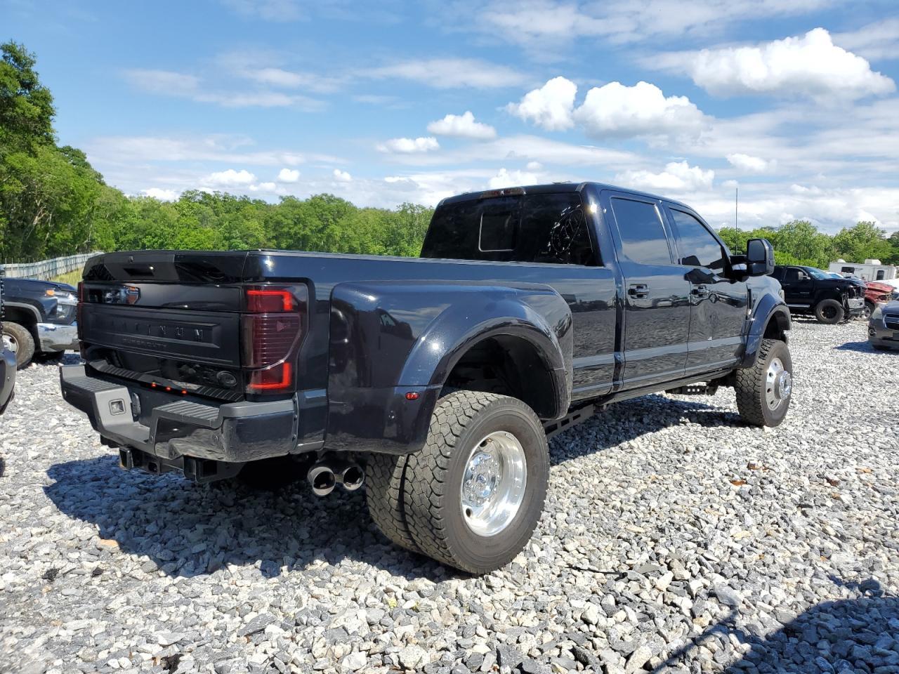 2022 Ford F450 Super Duty - Image 3