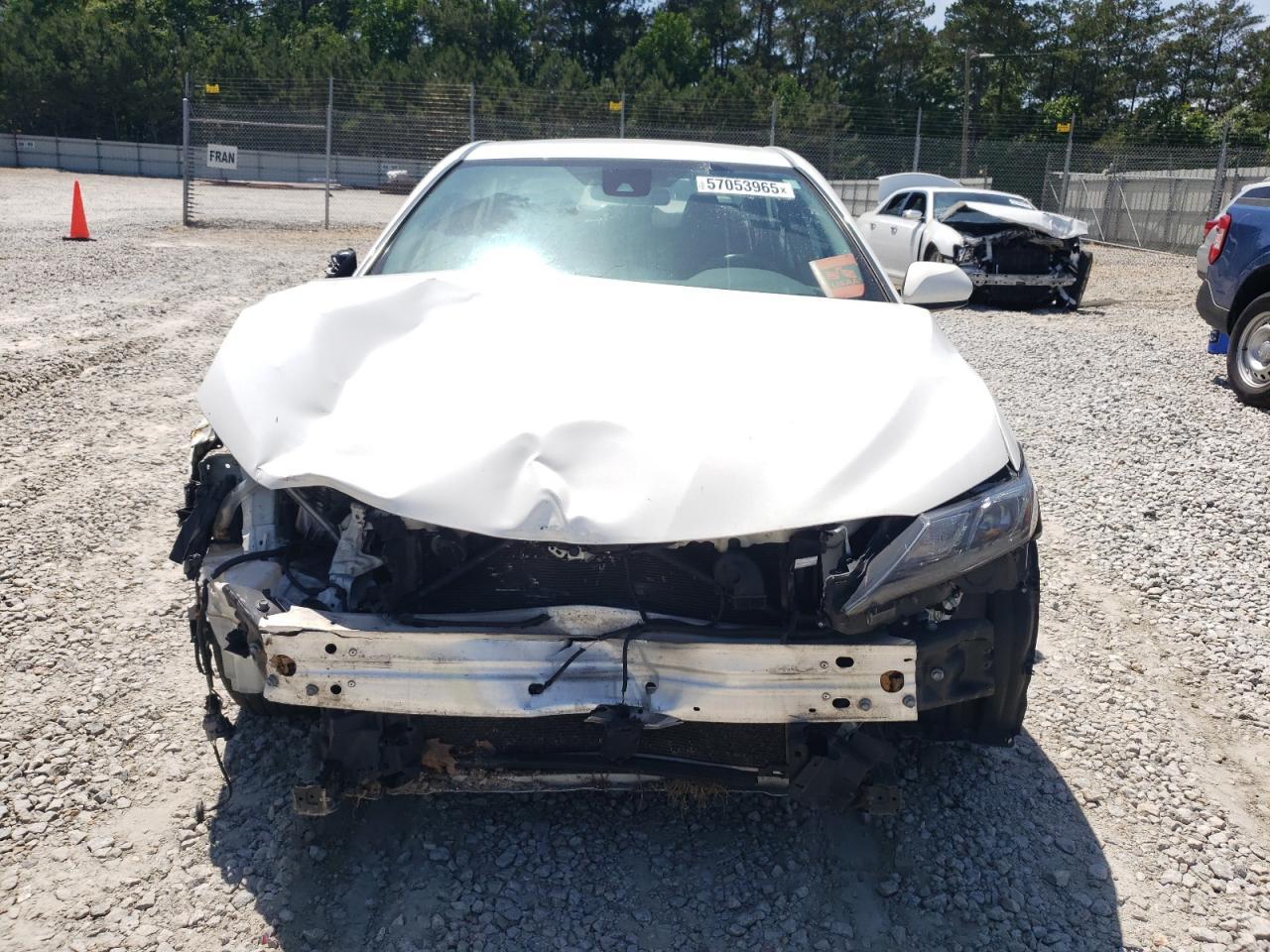 2021 Toyota Camry Se - Фото 5