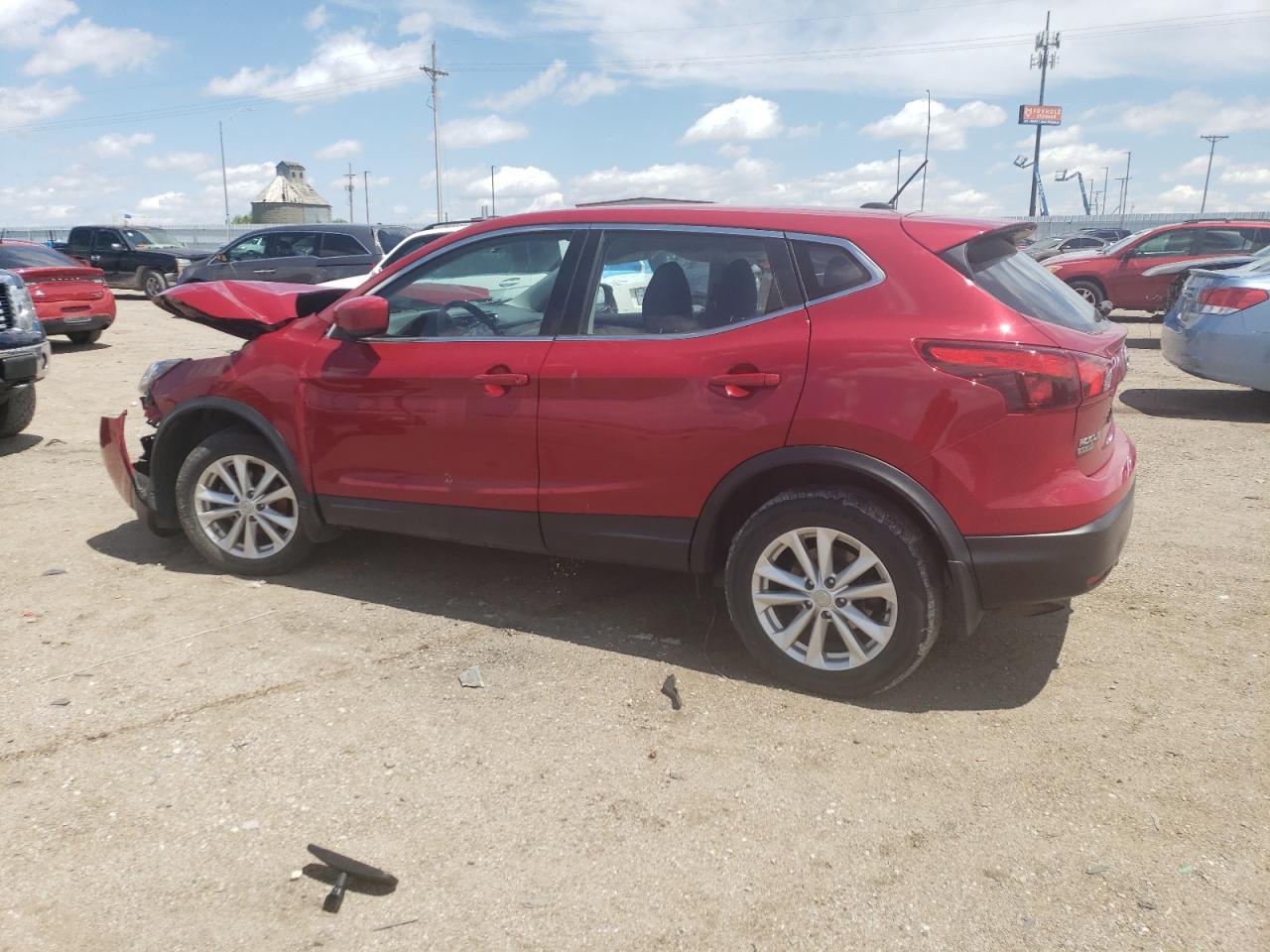 2018 Nissan Rogue Sport S - Фото 2