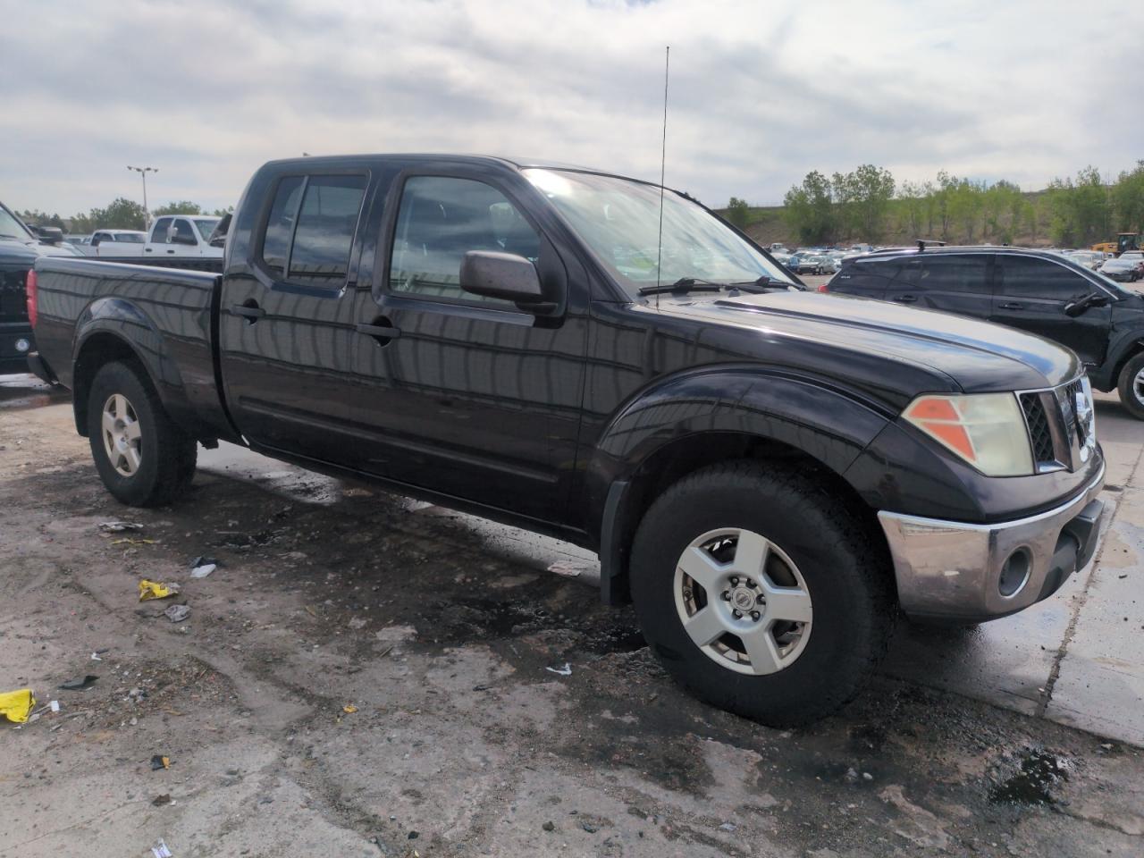 2008 Nissan Frontier Crew Cab Le - Image 4