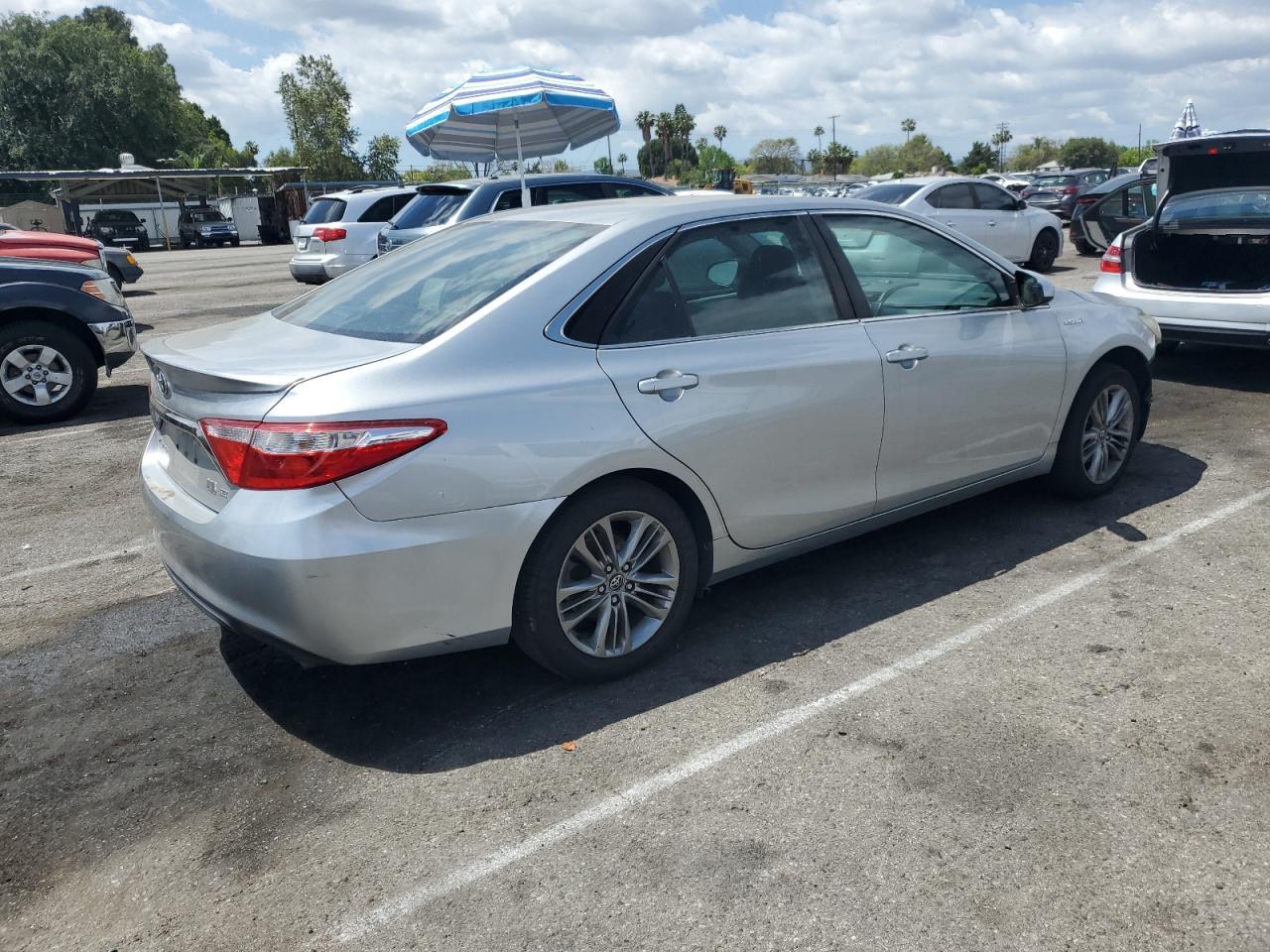 2016 Toyota Camry Hybrid - Фото 3
