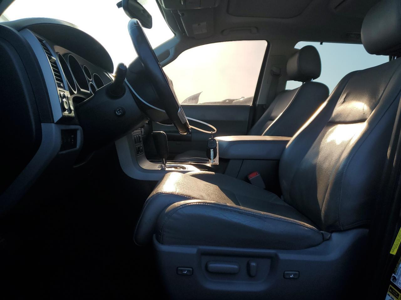 2016 Toyota Sequoia Platinum - Image 7