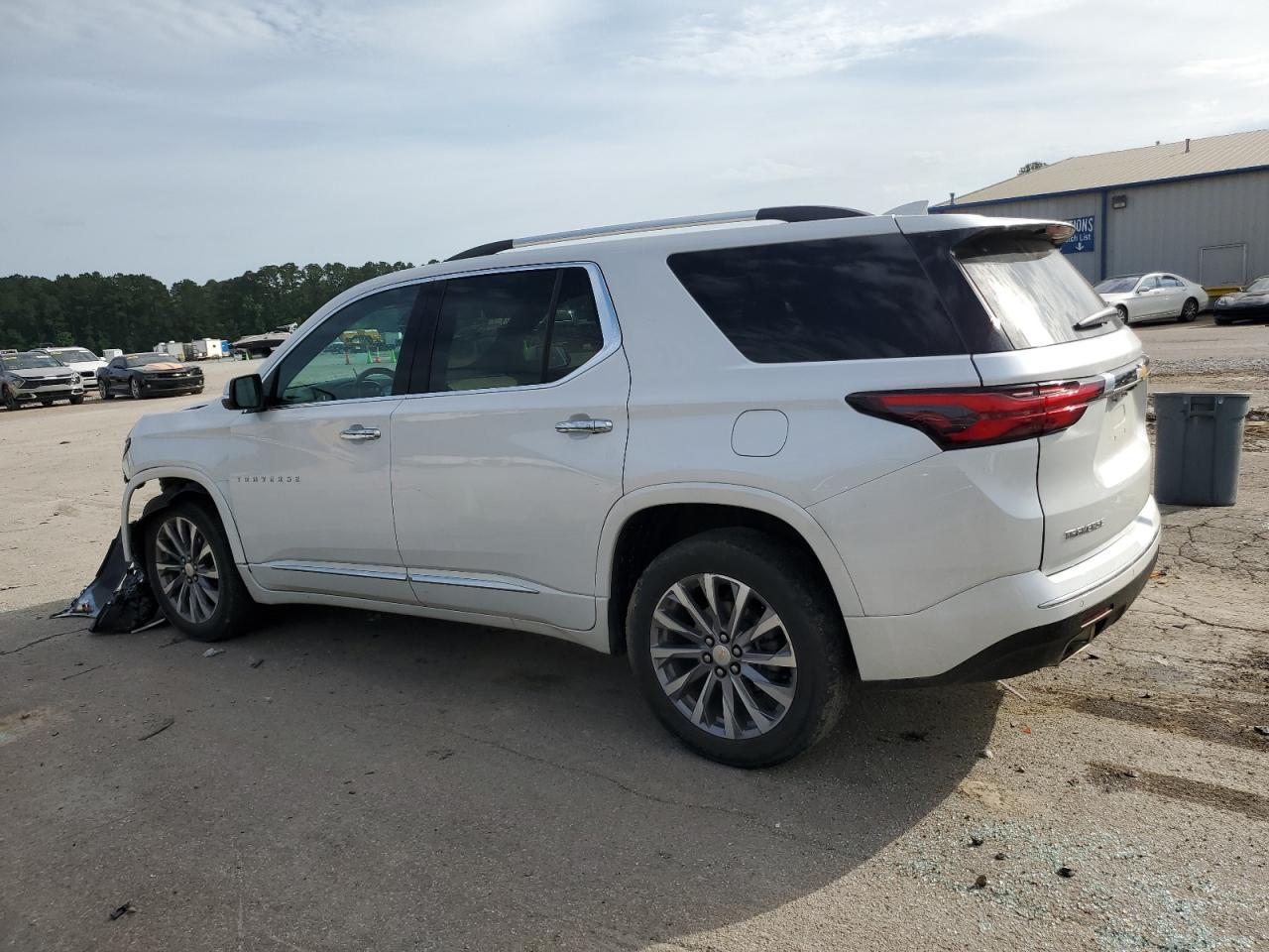 2022 Chevrolet Traverse Premier - Фото 2