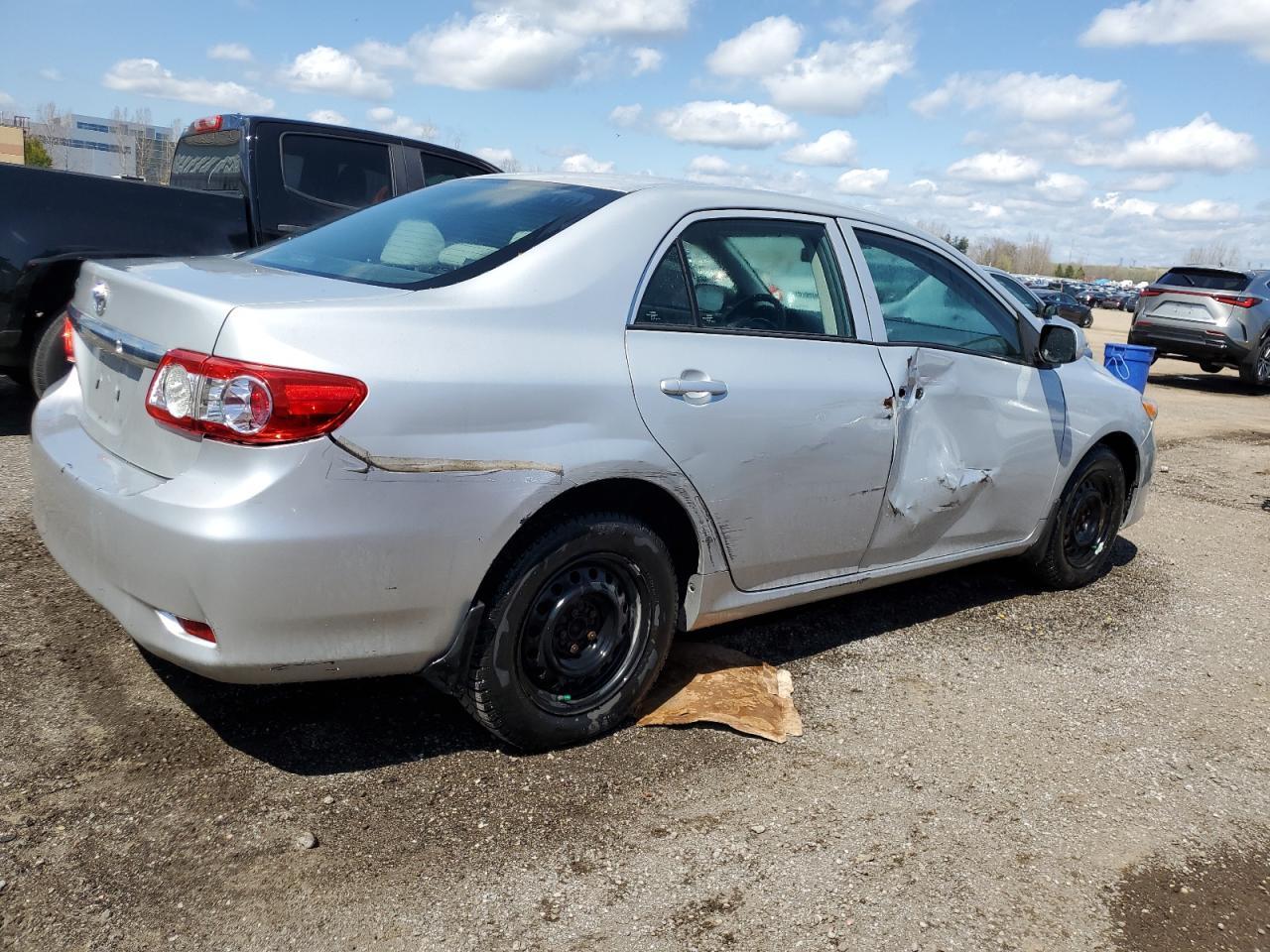 2013 Toyota Corolla Base - Фото 3