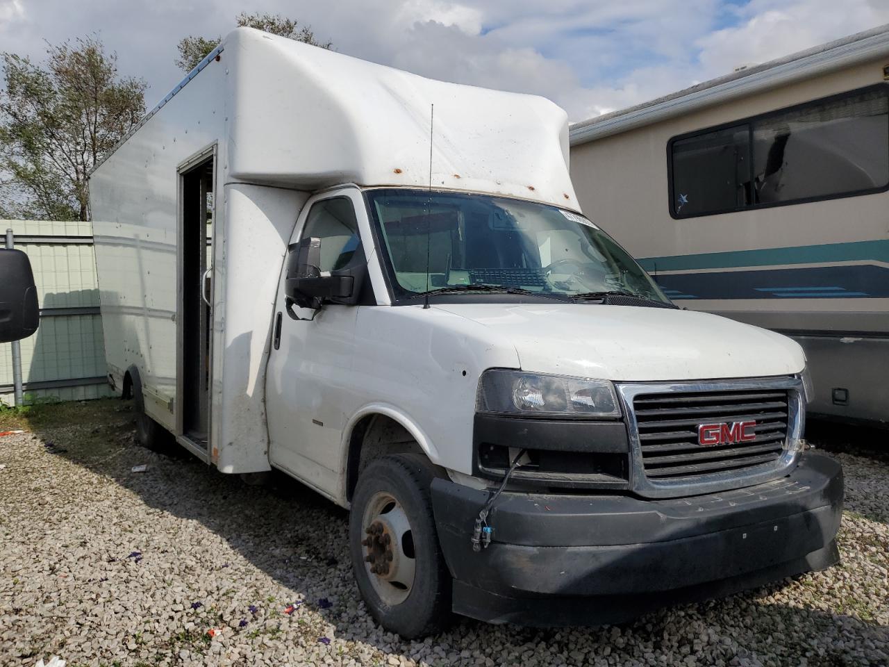 2020 GMC Savana Cutaway G3500 - Image 4