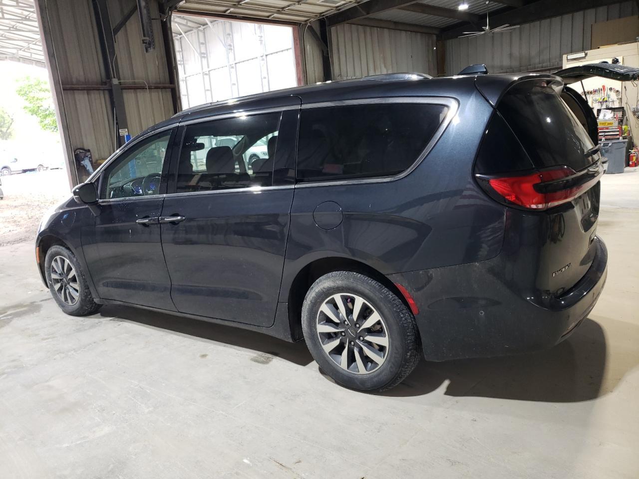 2021 Chrysler Pacifica Hybrid Touring L - Фото 2