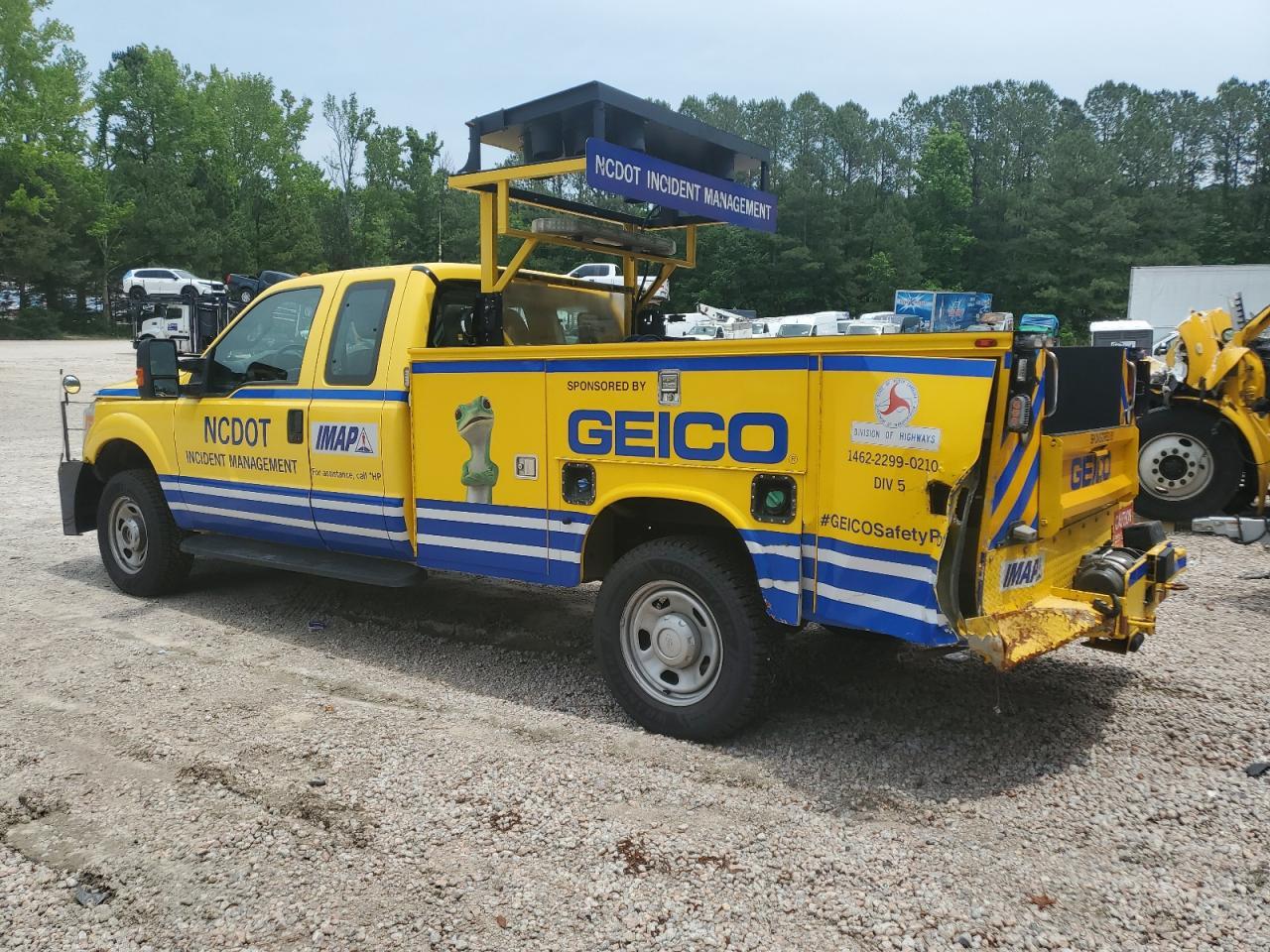 2013 Ford F350 Super Duty - Фото 2