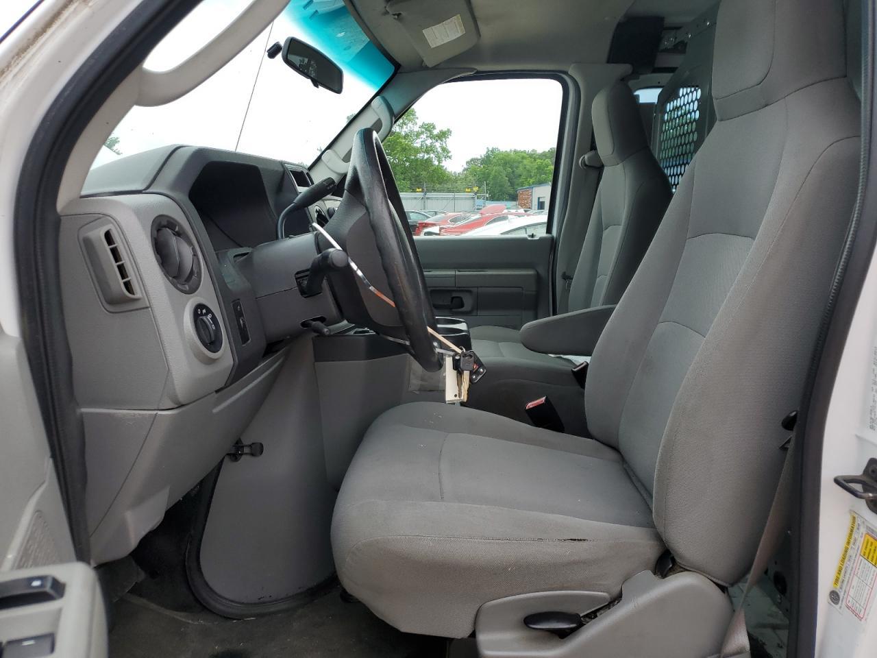 2014 Ford Econoline E250 Van - Фото 7