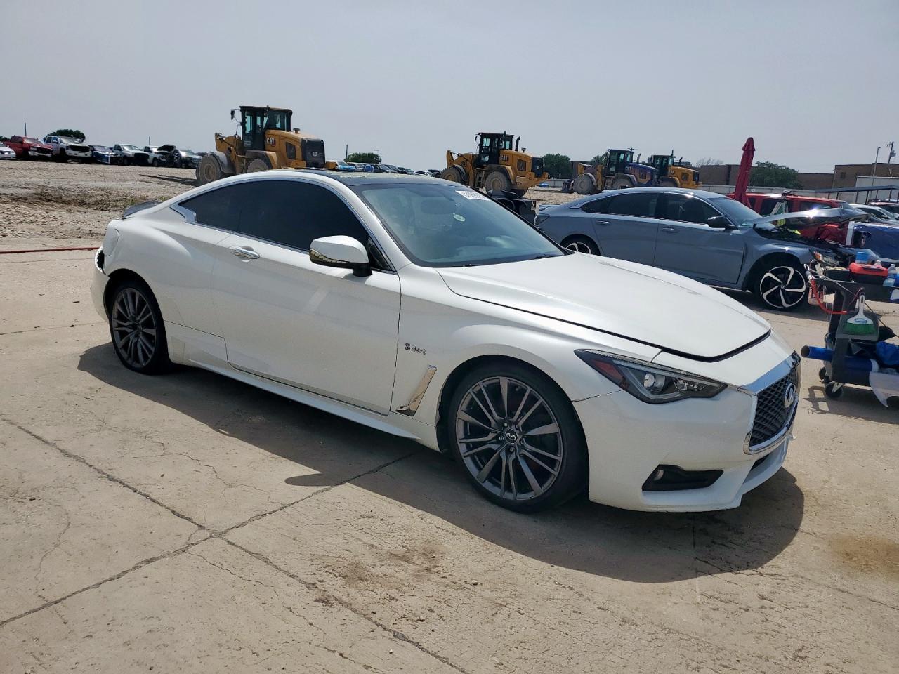 2017 Infiniti Q60 Red Sport 400 - Image 4