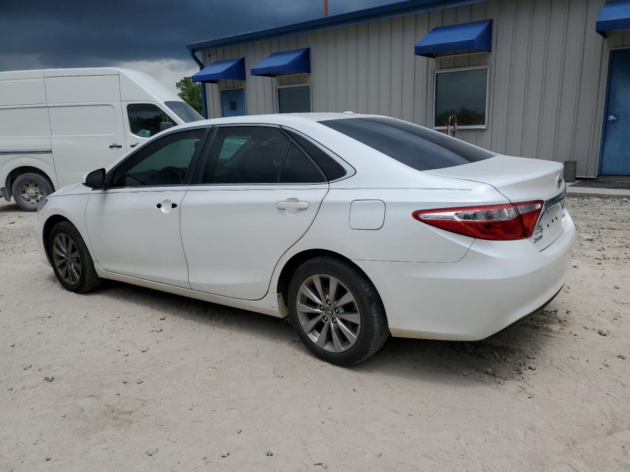 2017 Toyota Camry Le - Image 2