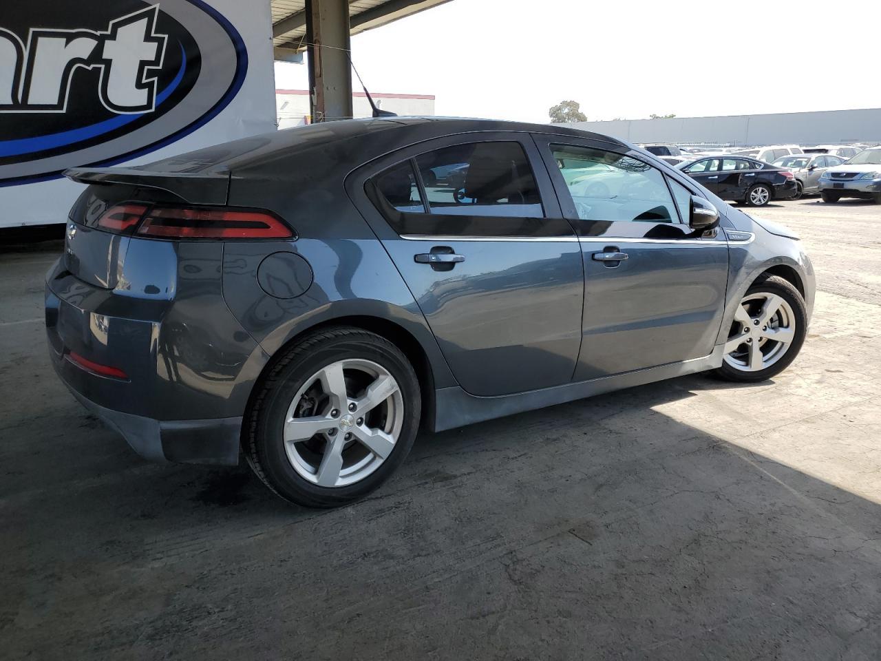 2013 Chevrolet Volt - Image 3
