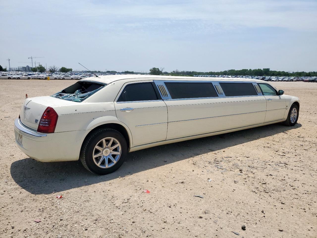 2006 Chrysler 300C - Image 3