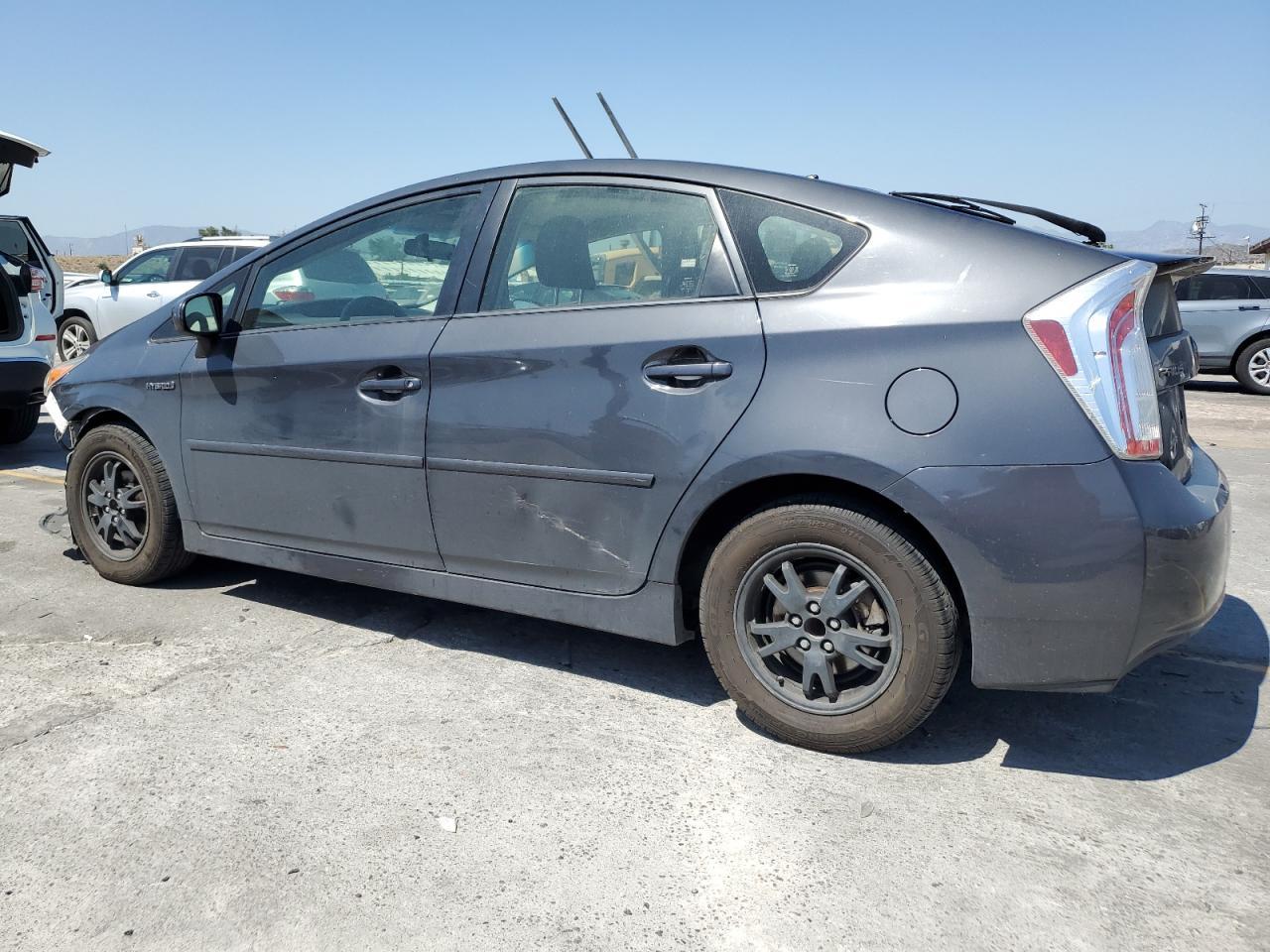 2015 Toyota Prius - Фото 2