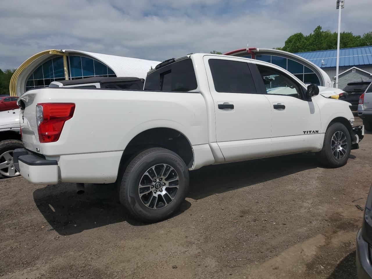 2023 Nissan Titan S - Фото 3