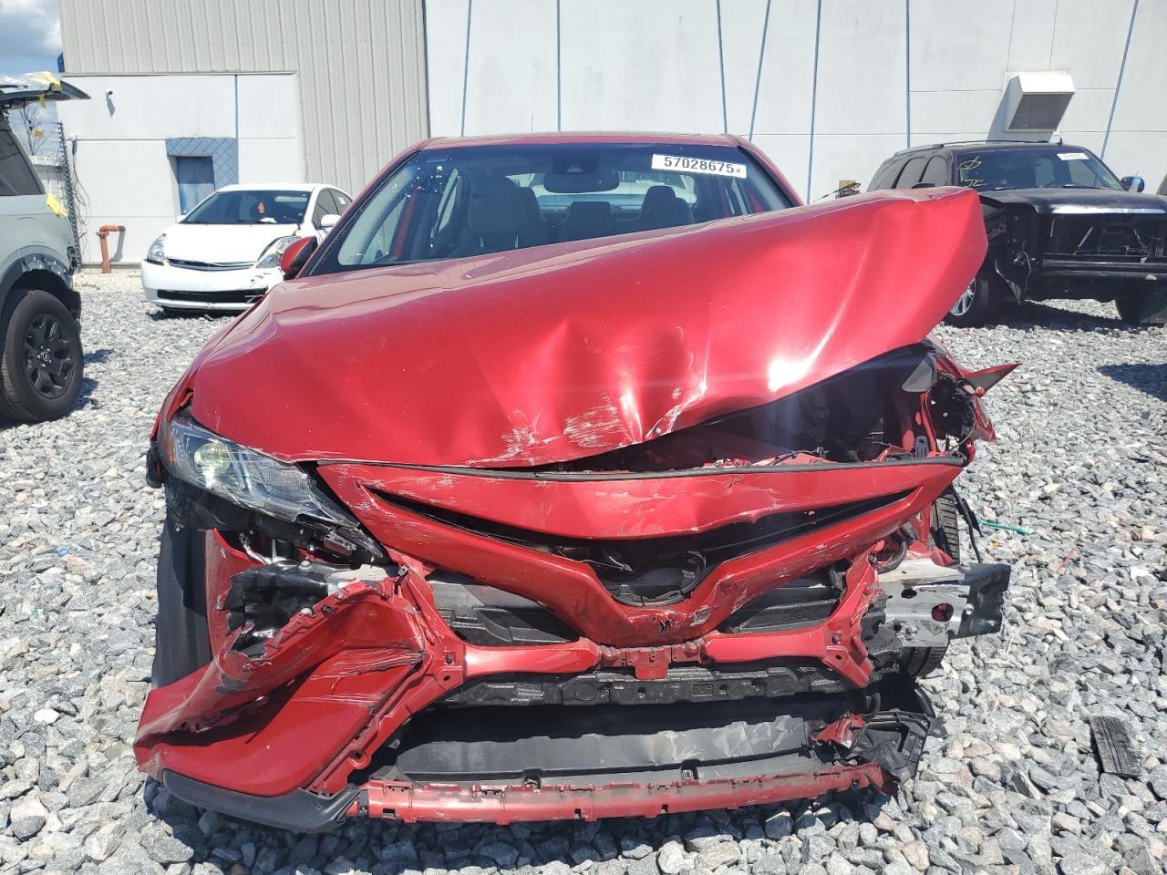 2020 Toyota Camry Se - Фото 5