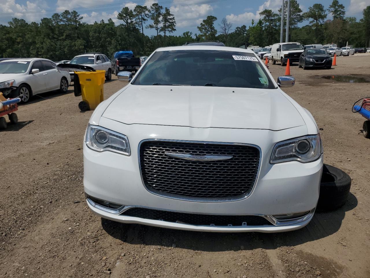 2016 Chrysler 300C - Image 5