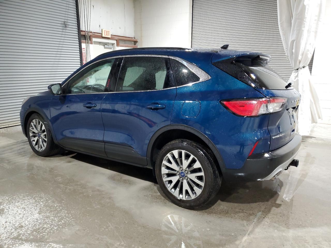 2020 Ford Escape Titanium - Image 2