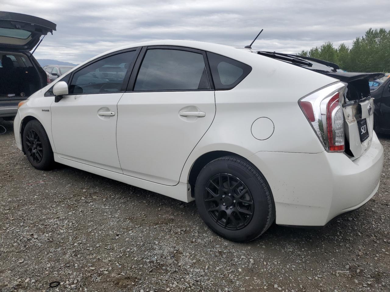 2013 Toyota Prius - Фото 2