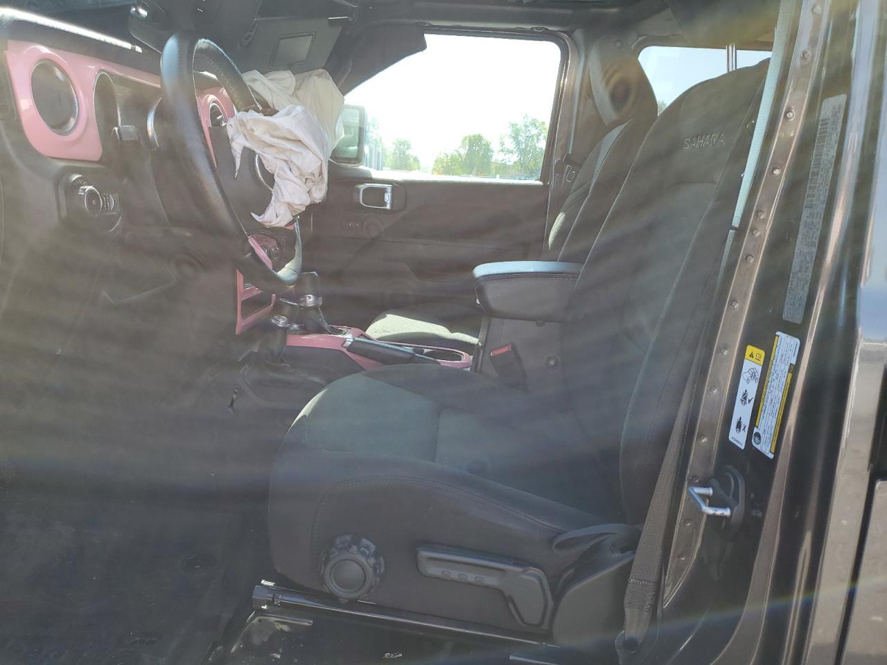 2019 Jeep Wrangler Unlimited Sahara - Image 7