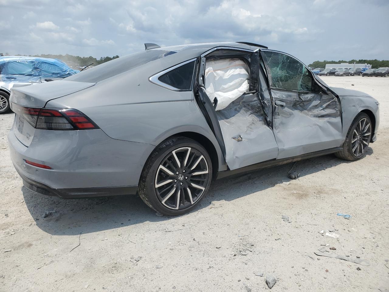 2024 Honda Accord Touring Hybrid - Image 3