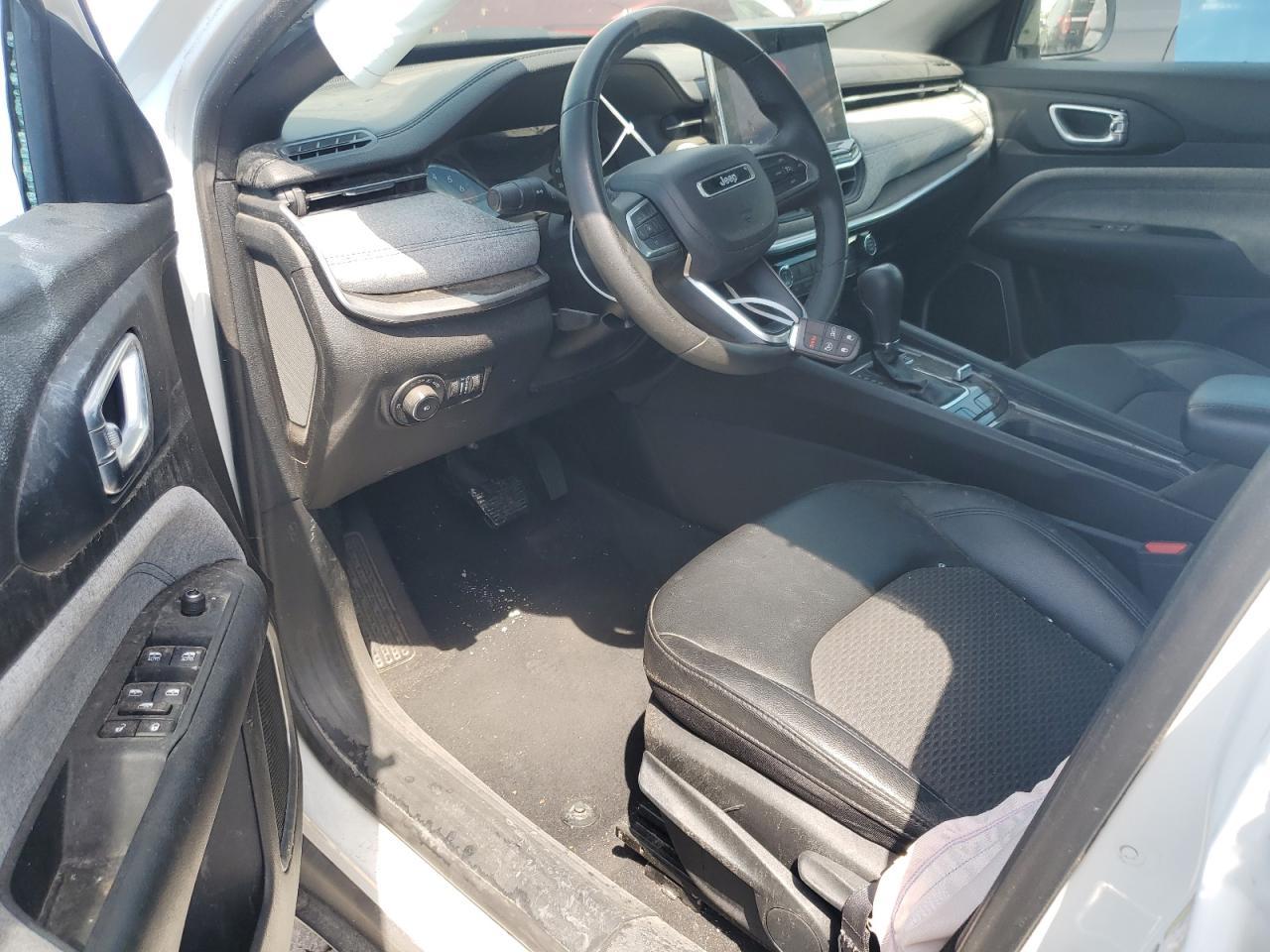 2024 Jeep Compass Latitude - Image 7