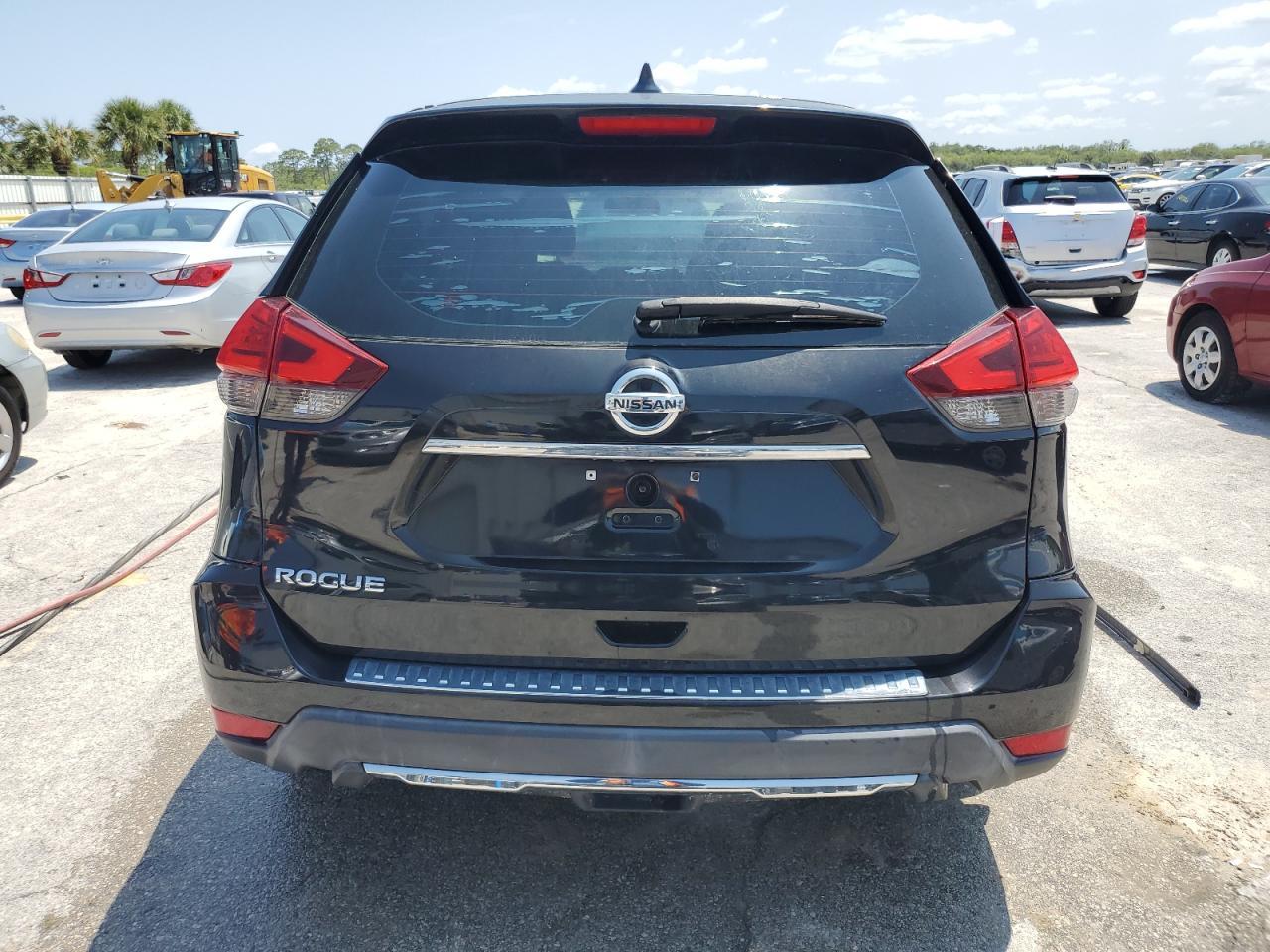 2017 Nissan Rogue S - Фото 6