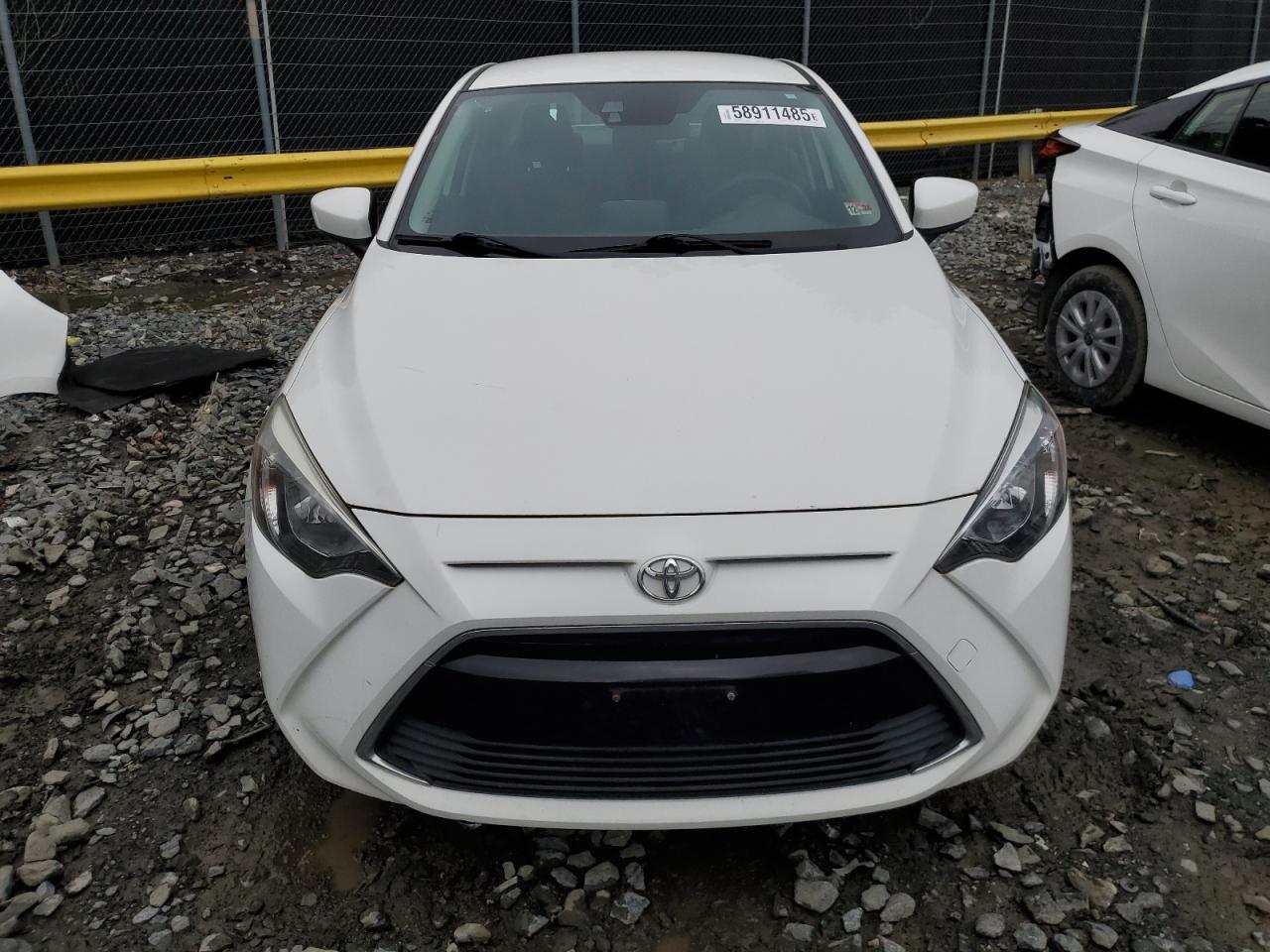 2017 Toyota Yaris Ia - Фото 5